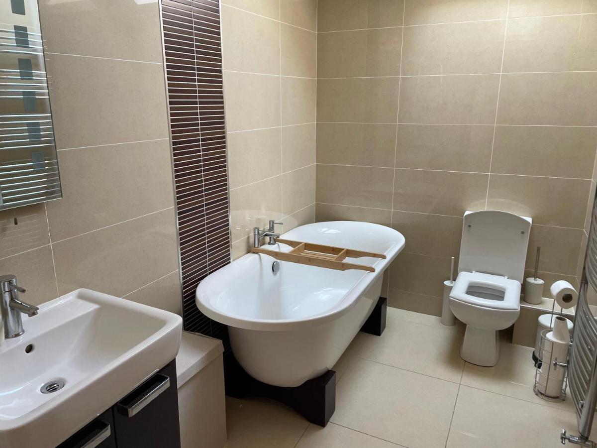 Orchard Oasis, Luxury Penthouse Getaway Leilighet Coleraine Eksteriør bilde