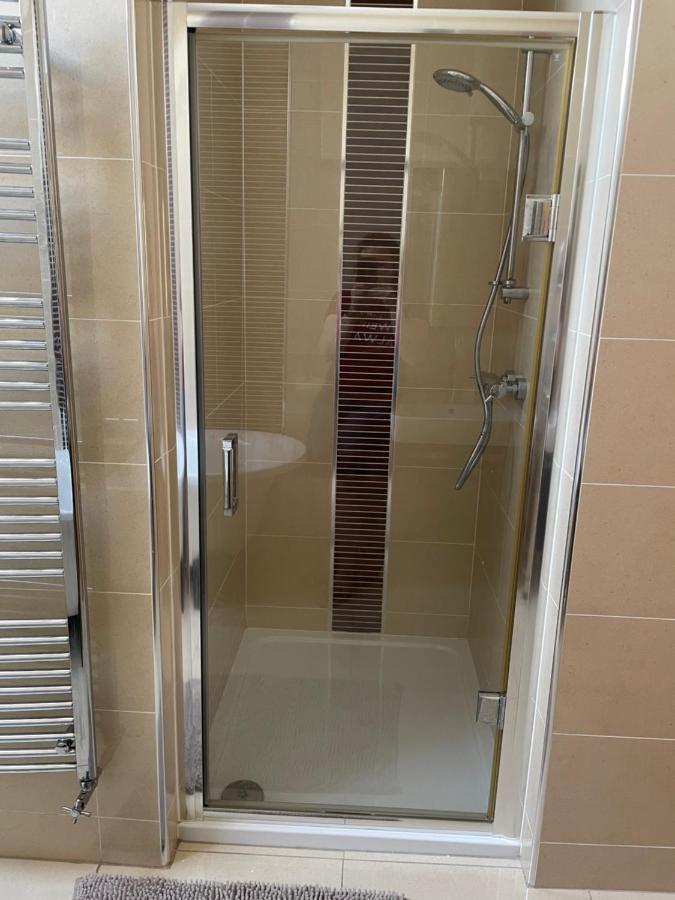 Orchard Oasis, Luxury Penthouse Getaway Leilighet Coleraine Eksteriør bilde